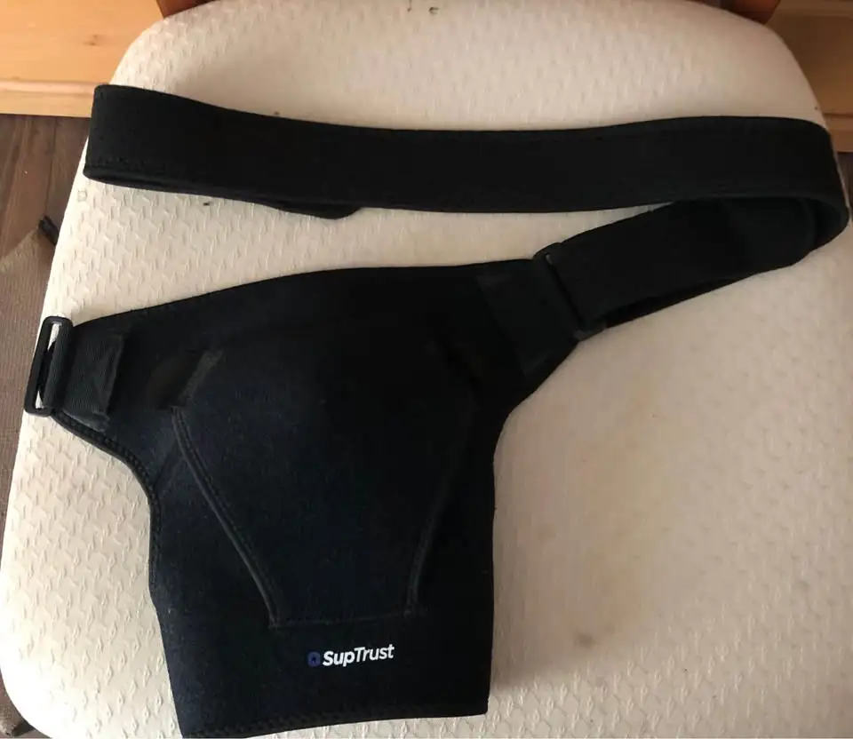 shlder brace.jpg