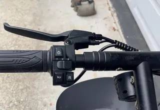 Scooter Speed Brake Horn Light Controls.jpg