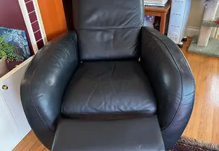 IMG_8432 chair.jpg